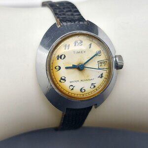 Vintage Timex UFO Water Resistant Watch With Date & Black Leather Band